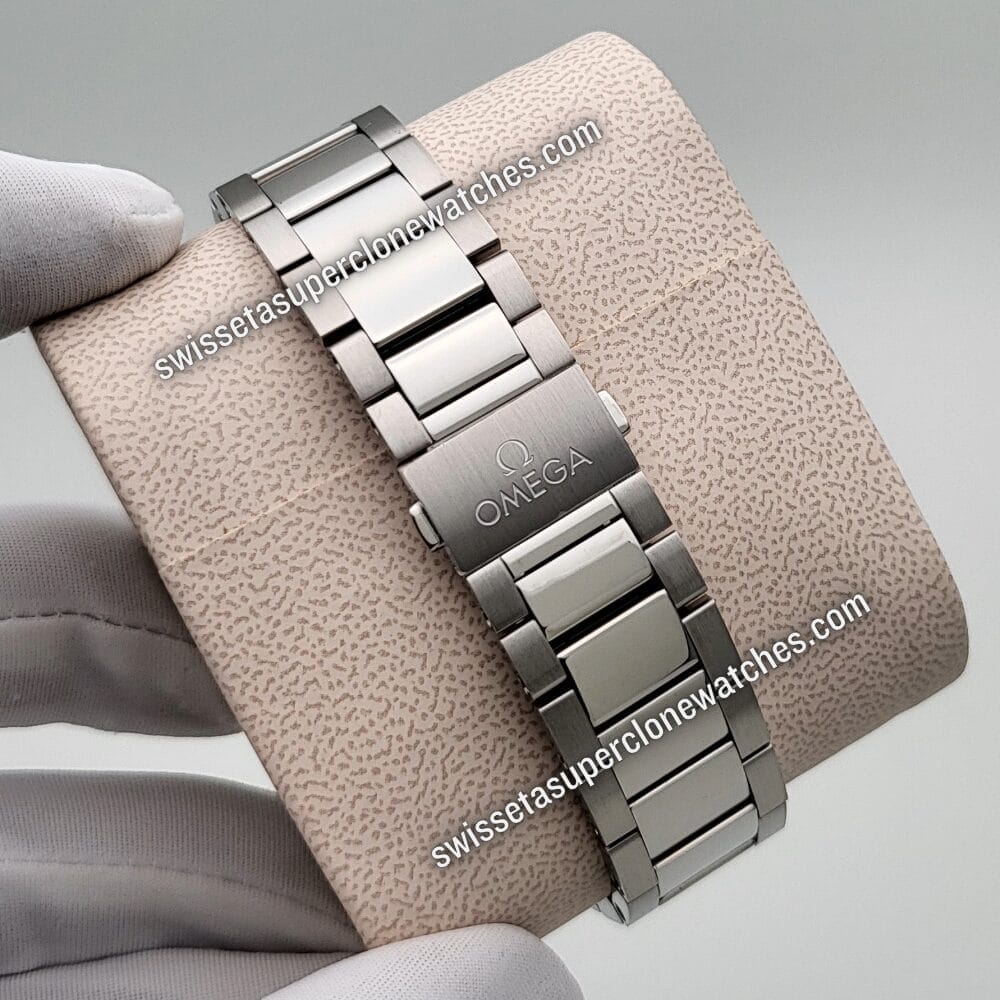 Omega Seamaster Aqua Terra Steel on Steel 150M Co-Axial Master Chronometer GMT Worldtimer 43mm ETA 8938 Automatic Movement Replica Top Quality E (3)
