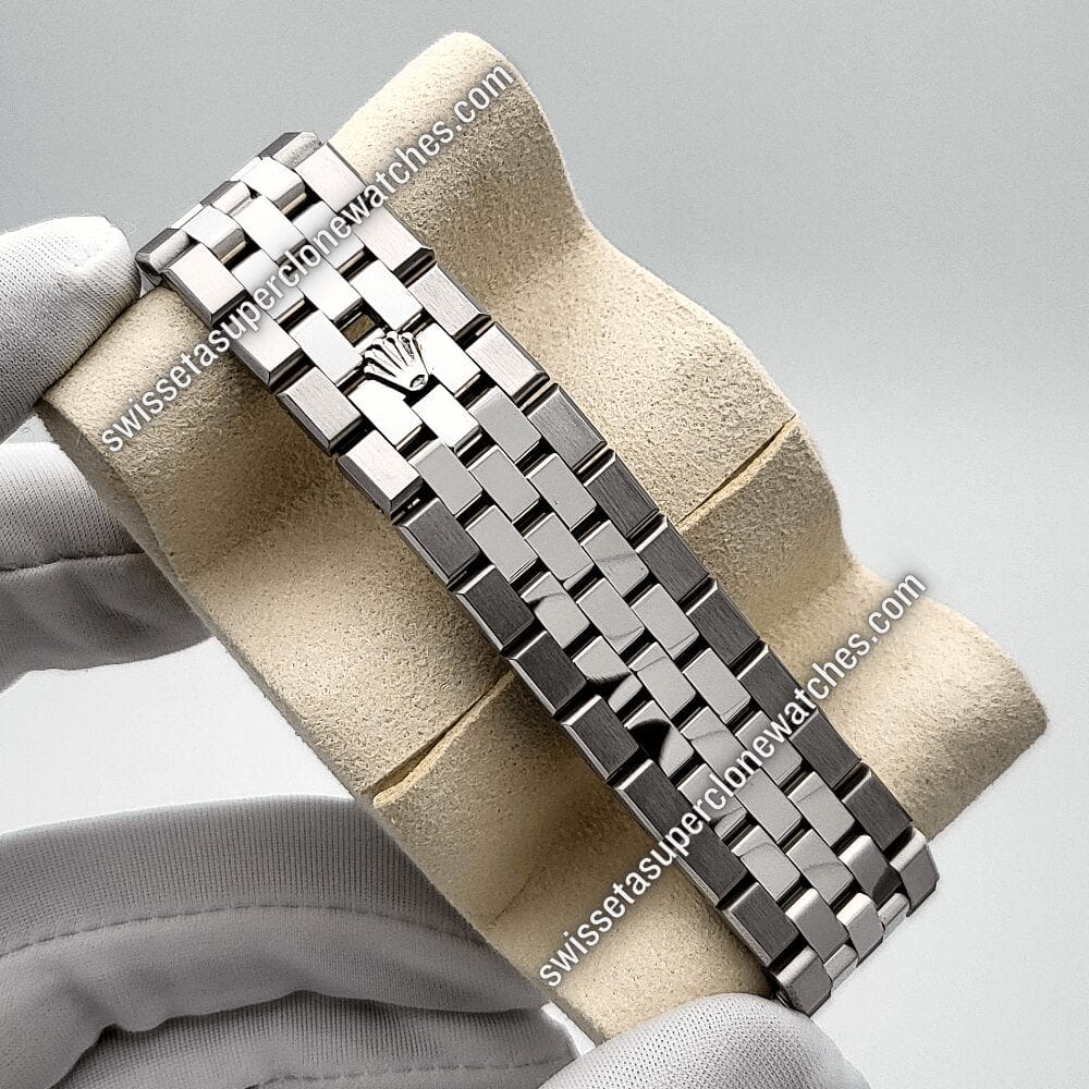 Rolex Land-Dweller 40mm Oystersteel and White Gold Intense White Honeycomb Motif Dial 7135 Automatic Movement Replica Top Quality Exact 11 Super Clo (5) Rolex Land-Dweller 40mm Oystersteel and White Gold Intense White Honeycomb Motif Dial 7135 Automatic Movement Replica Top Quality Exact 11 Super Clo (5)